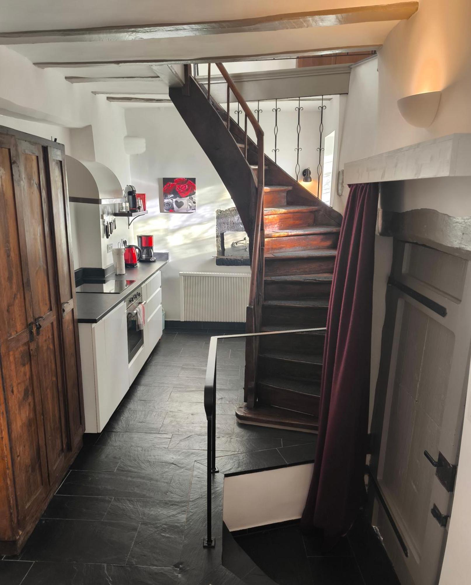 Moselperle- Urlaub Im Historischen Fachwerkhaeuschen Appartement Bullay Buitenkant foto